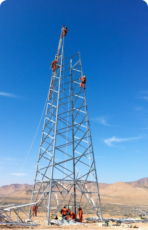 Construction of a transmission tower (Chile)